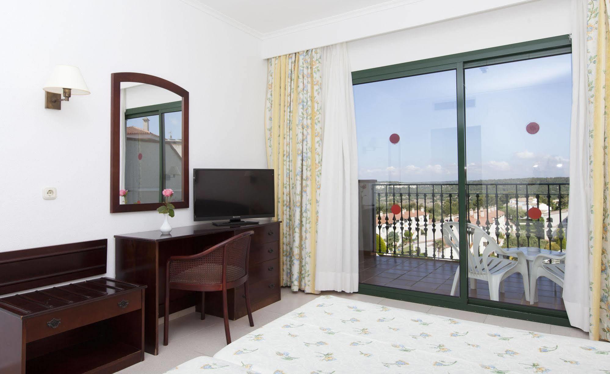 Son Bou Apartments ภายนอก รูปภาพ